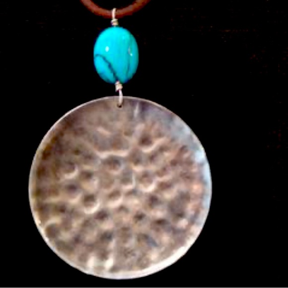 Silpada Vintage Hammered Sterling Silver Dic Turquoise Stone & Leather Necklace - Picture 7 of 7